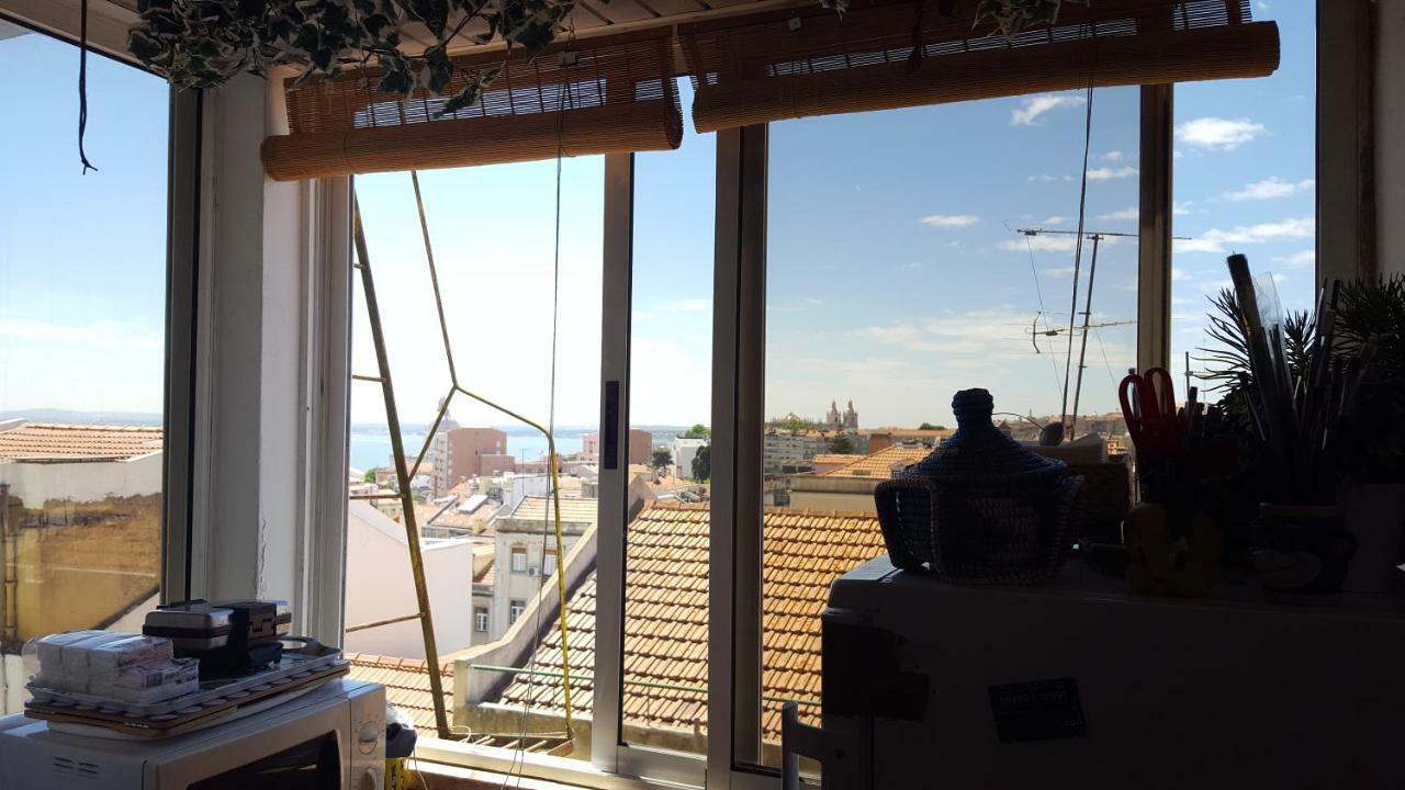 Apartamento Com Vista Para O Tejo Lisbona Esterno foto